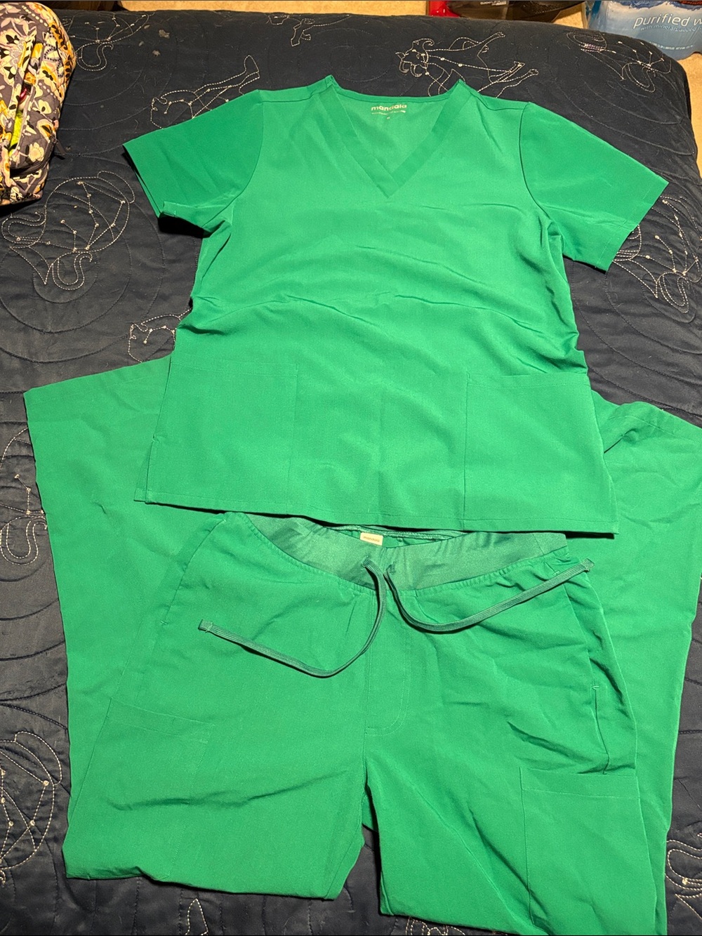 Mandala Women’s V-Neck Scrub Top & Drawstring Pants Set — Emerald Green
